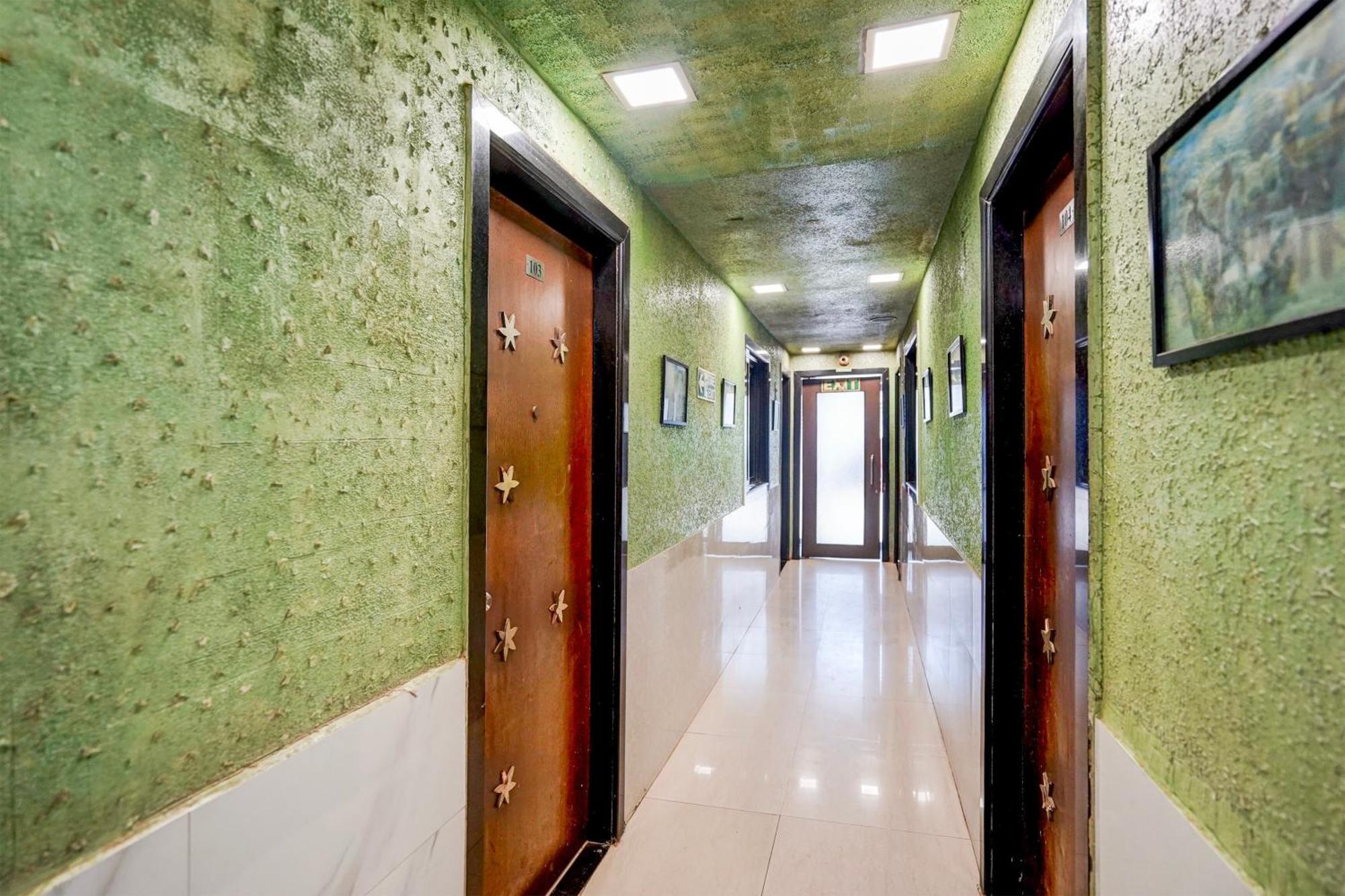 Hotel O The Om Sai Residency Bombay Exterior foto
